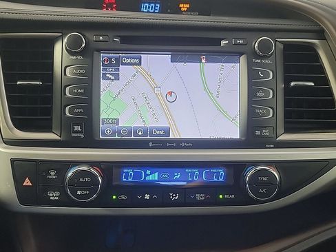 Used 2018 Toyota Highlander Limited AWD/4WD image 31