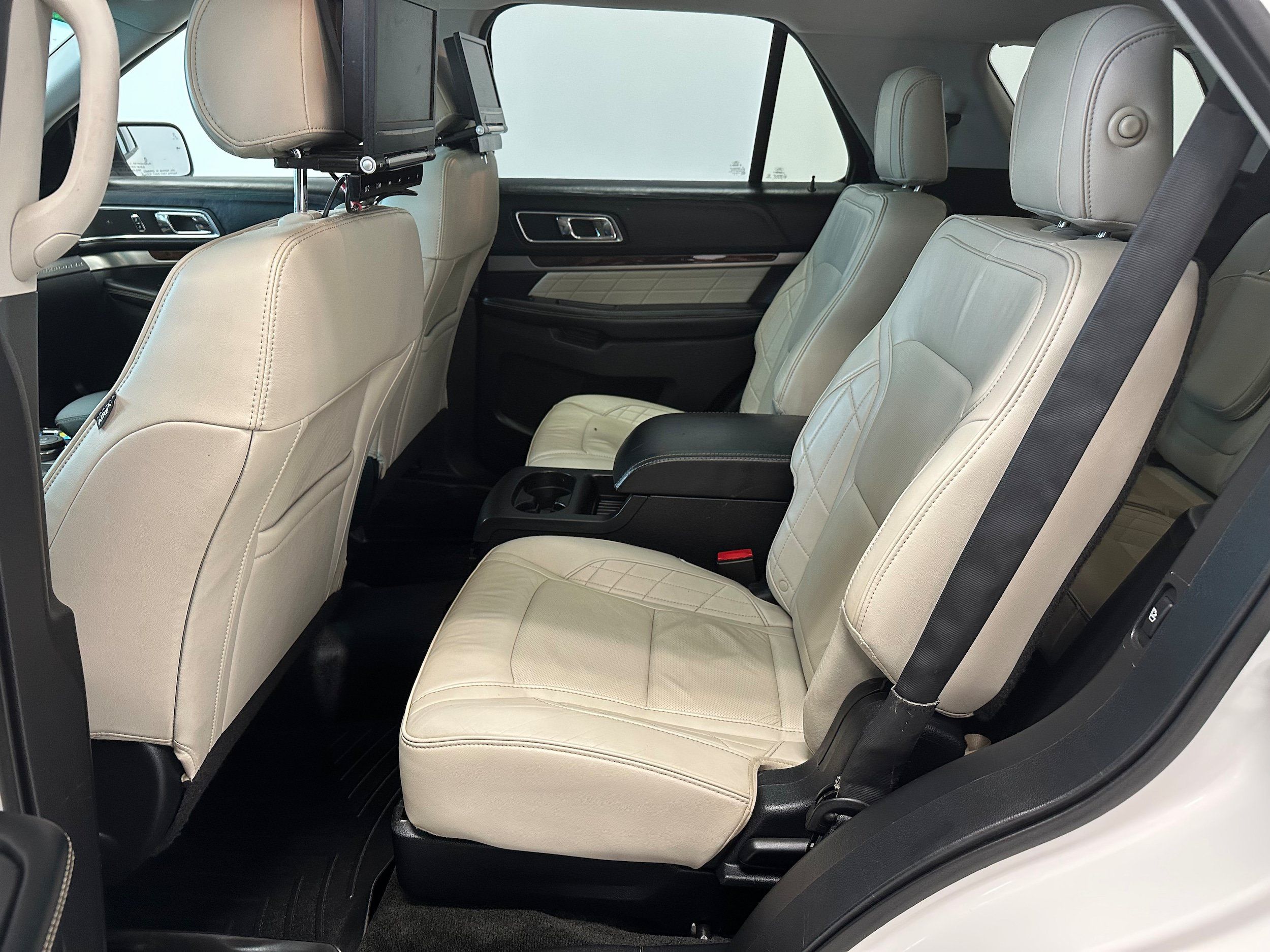 Used 2016 Ford Explorer Platinum AWD/4WD image 13