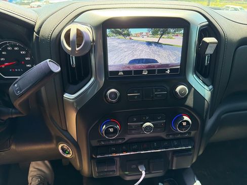Used 2021 Chevrolet Silverado 1500 LTZ AWD/4WD image 11