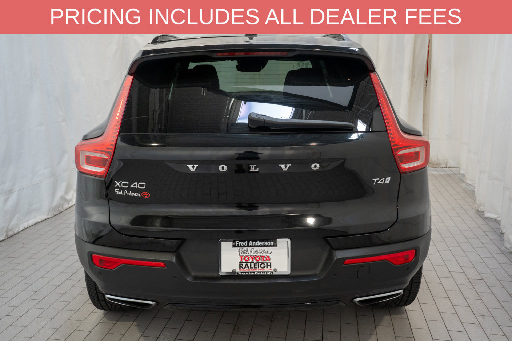 Used 2019 Volvo XC40 T4 R-Design FWD image 4