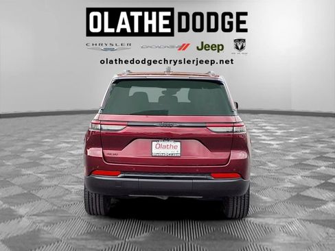 Used 2023 Jeep Grand Cherokee Altitude AWD/4WD image 26