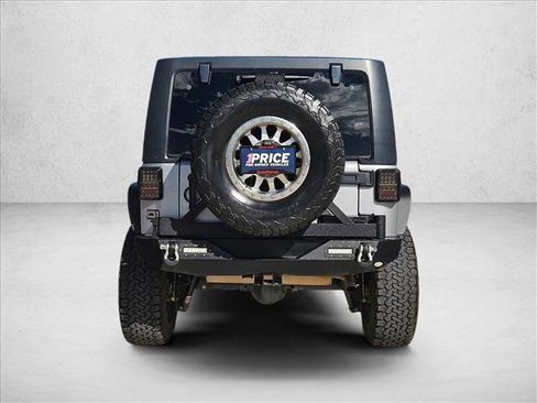 Used 2015 Jeep Wrangler Unlimited Sahara w/ Connectivity Group AWD/4WD image 7