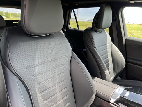 Certified 2025 Mercedes-Benz GLC 300 4MATIC image 35