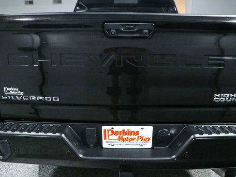 Used 2022 Chevrolet Silverado 2500 High Country AWD/4WD image 8