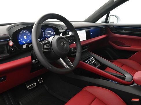 Used 2025 Porsche Macan Turbo Electric image 4