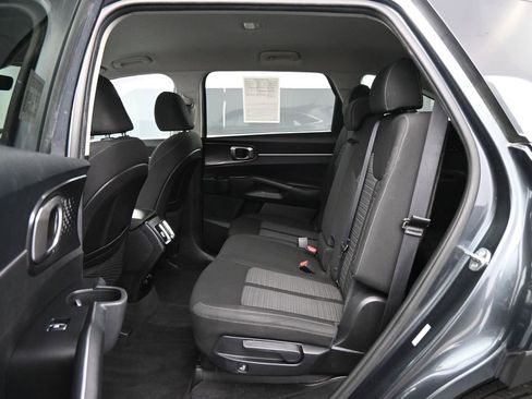 Used 2022 Kia Sorento LX FWD image 14