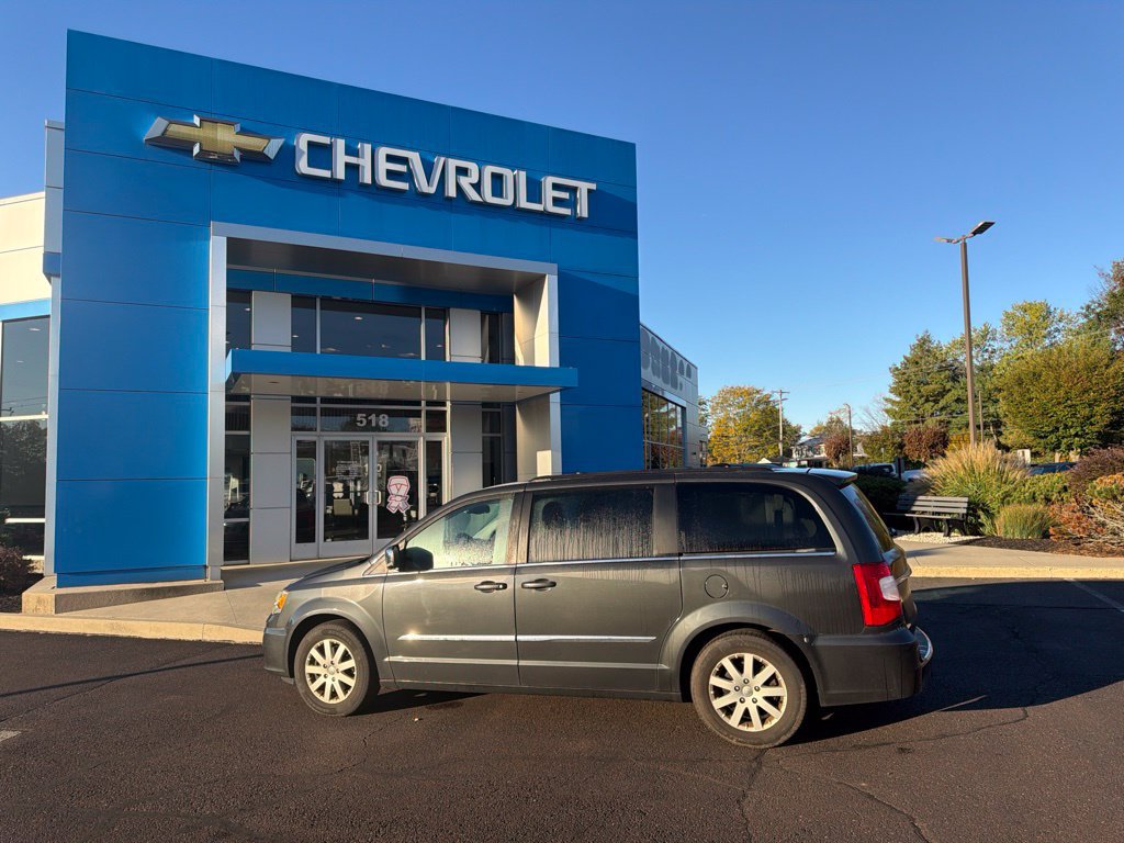 Used 2012 Chrysler Town & Country Touring-L w/ Trailer Tow Group FWD image 6