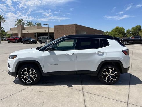 Used 2025 Jeep Compass Limited AWD/4WD image 5