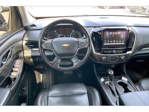 Used 2019 Chevrolet Traverse LT w/ LPO, Blackout Package image 5