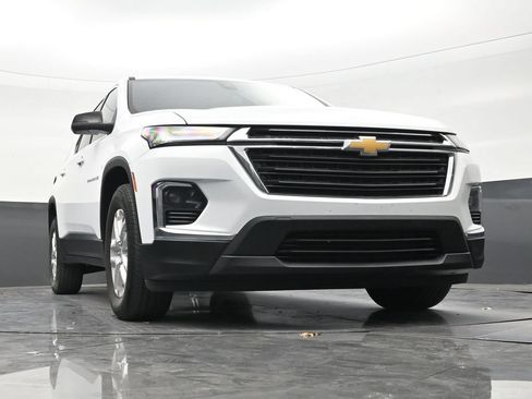 Used 2023 Chevrolet Traverse LS FWD image 25
