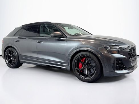 New 2026 Audi RS Q8 performance image 3