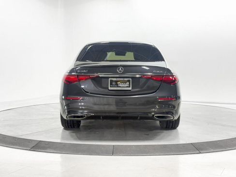 Used 2022 Mercedes-Benz S 580 4MATIC Sedan w/ AMG Line Package image 32
