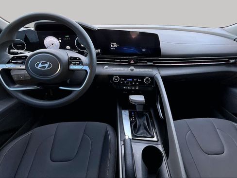 Used 2024 Hyundai Elantra SEL FWD image 16