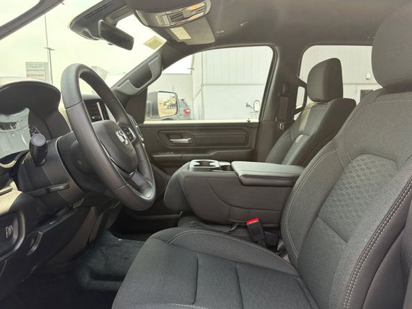New 2026 RAM 1500 Express AWD/4WD image 15