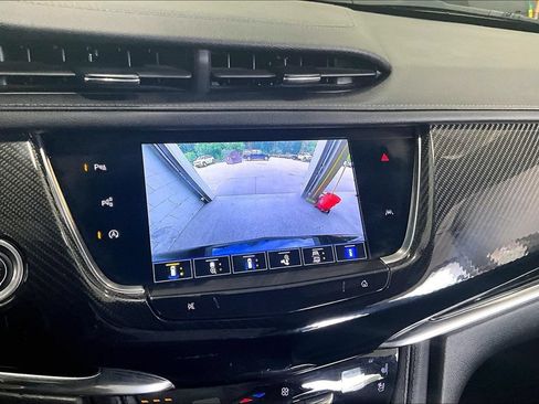 Used 2022 Cadillac XT6 Sport w/ Technology Package AWD/4WD image 14