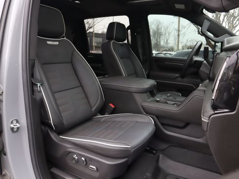 Used 2024 GMC Sierra 2500 AT4X image 26