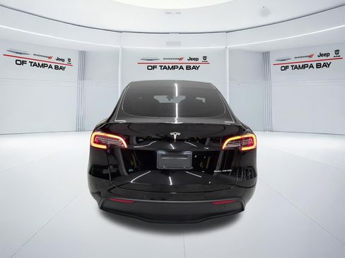 Used 2021 Tesla Model Y Long Range AWD/4WD image 5