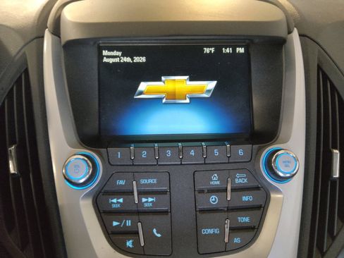 Used 2017 Chevrolet Equinox LS FWD image 25