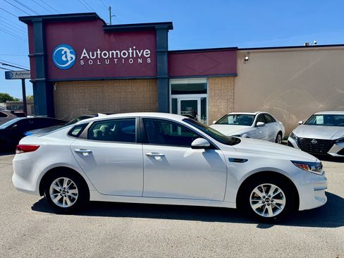 Used 2017 Kia Optima LX image 6