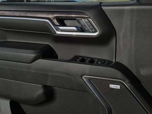 Used 2025 Chevrolet Silverado 1500 LTZ w/ Technology Package image 25