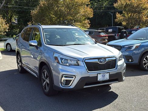 Used 2020 Subaru Forester Touring AWD/4WD image 3