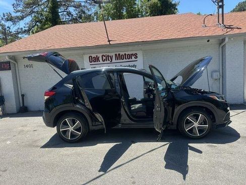 Used 2021 Honda HR-V EX-L image 10
