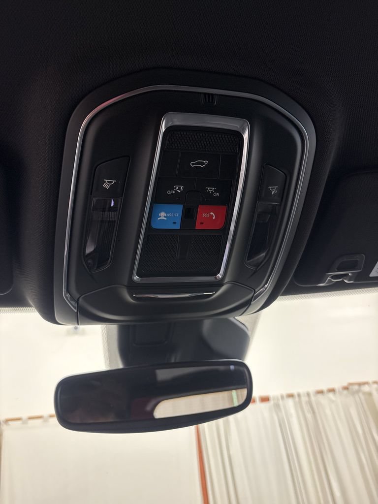 Used 2024 Jeep Grand Cherokee Limited AWD/4WD image 13