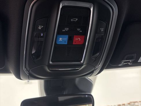 Used 2024 Jeep Grand Cherokee Limited AWD/4WD image 13
