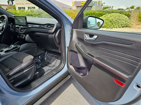 Used 2024 Ford Escape ST-Line w/ Tech Pack #1 image 28