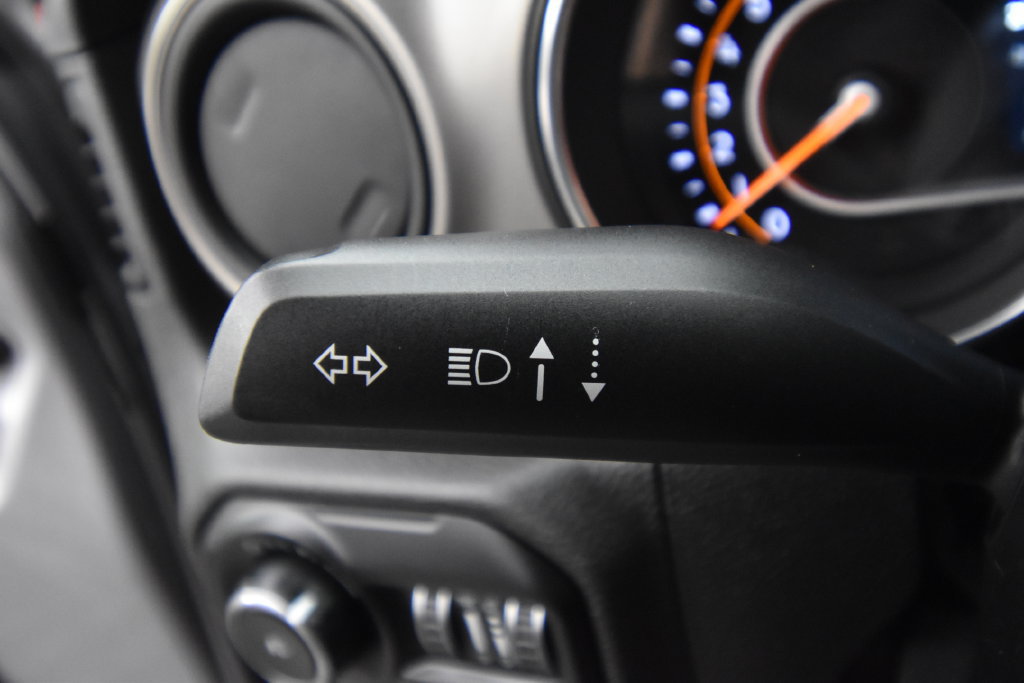 Used 2020 Jeep Wrangler Sport AWD/4WD image 32