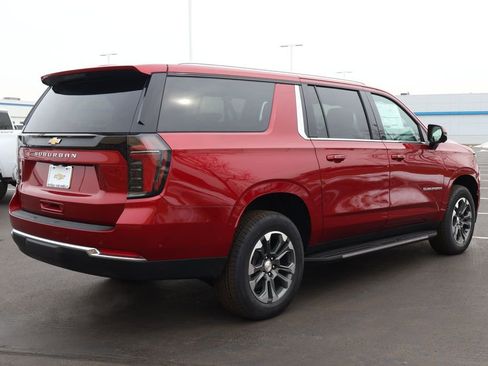 New 2026 Chevrolet Suburban LS image 8