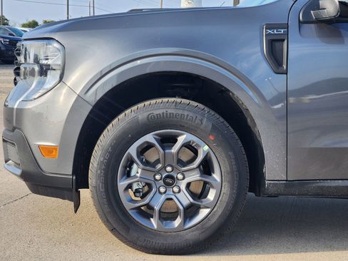 New 2025 Ford Maverick XLT w/ XLT Luxury Package image 9