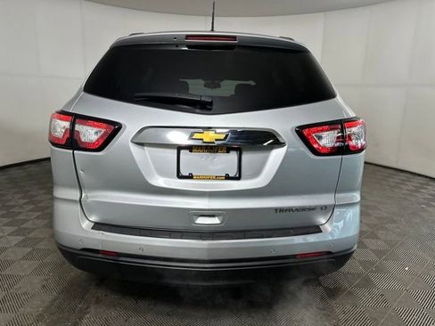Used 2015 Chevrolet Traverse LT w/ Style and Technology Package image 4