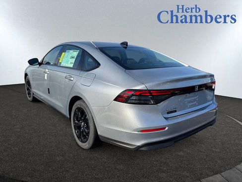Used 2025 Honda Accord SE image 4