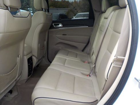 Used 2015 Jeep Grand Cherokee Overland w/ Trailer Tow Group IV image 30