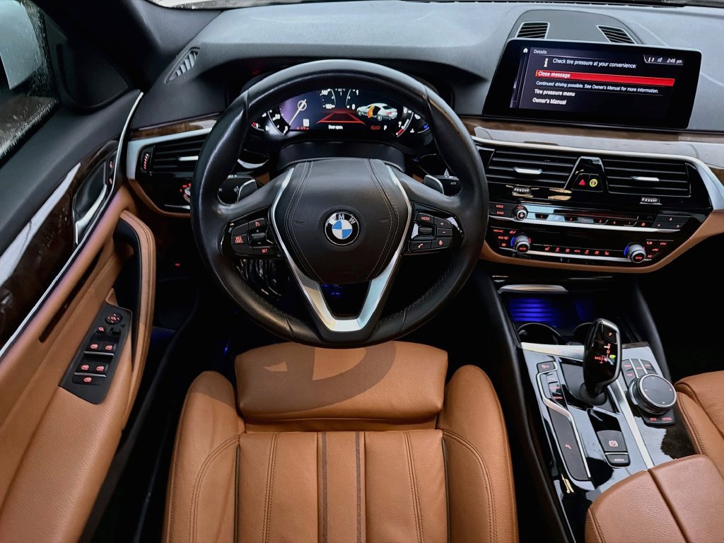 Used 2019 BMW 540i w/ Convenience Package RWD image 17