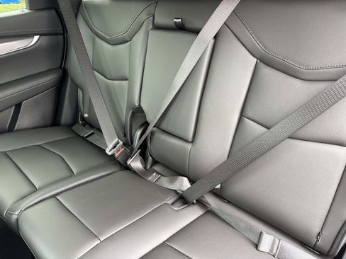 New 2026 Cadillac XT5 Luxury image 14