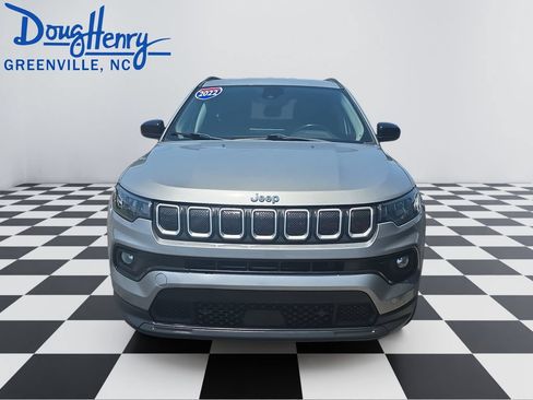 Used 2022 Jeep Compass Latitude AWD/4WD image 8