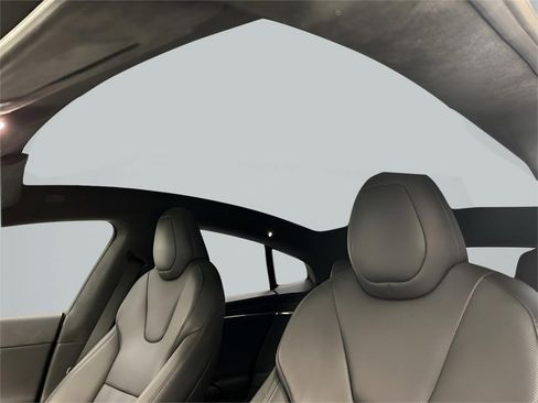 Used 2022 Tesla Model S image 12