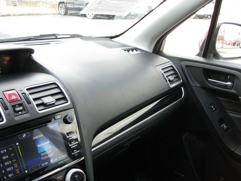 Used 2018 Subaru Forester 2.5i Touring w/ Popular Package #3B image 20