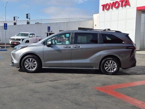 Certified 2026 Toyota Sienna LE AWD/4WD image 13