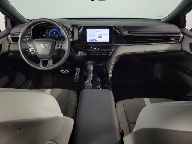 Used 2025 Toyota Camry SE FWD image 25