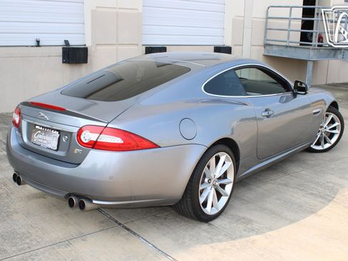 Used 2012 Jaguar XKR R RWD image 18