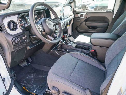 New 2026 Jeep Gladiator Sport AWD/4WD image 16