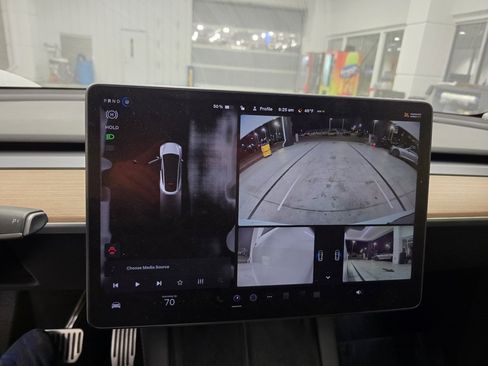 Used 2023 Tesla Model Y Long Range image 24