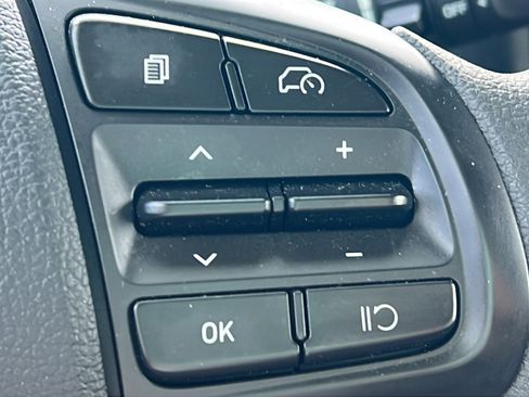 Used 2024 Hyundai Venue SE FWD image 20
