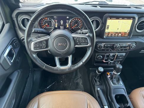Used 2021 Jeep Wrangler Unlimited Sahara AWD/4WD image 13