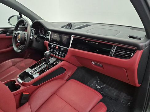 Certified 2026 Porsche Macan Turbo AWD/4WD image 26