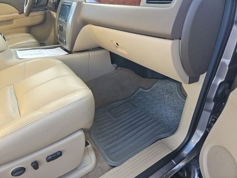 Used 2011 GMC Sierra 3500 SLT w/ SLT Convenience Package image 25