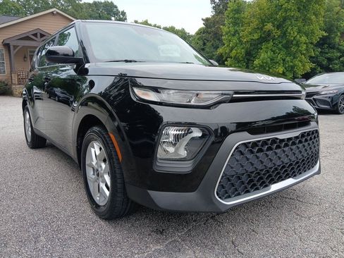 Used 2022 Kia Soul LX w/ Technology Package FWD image 4